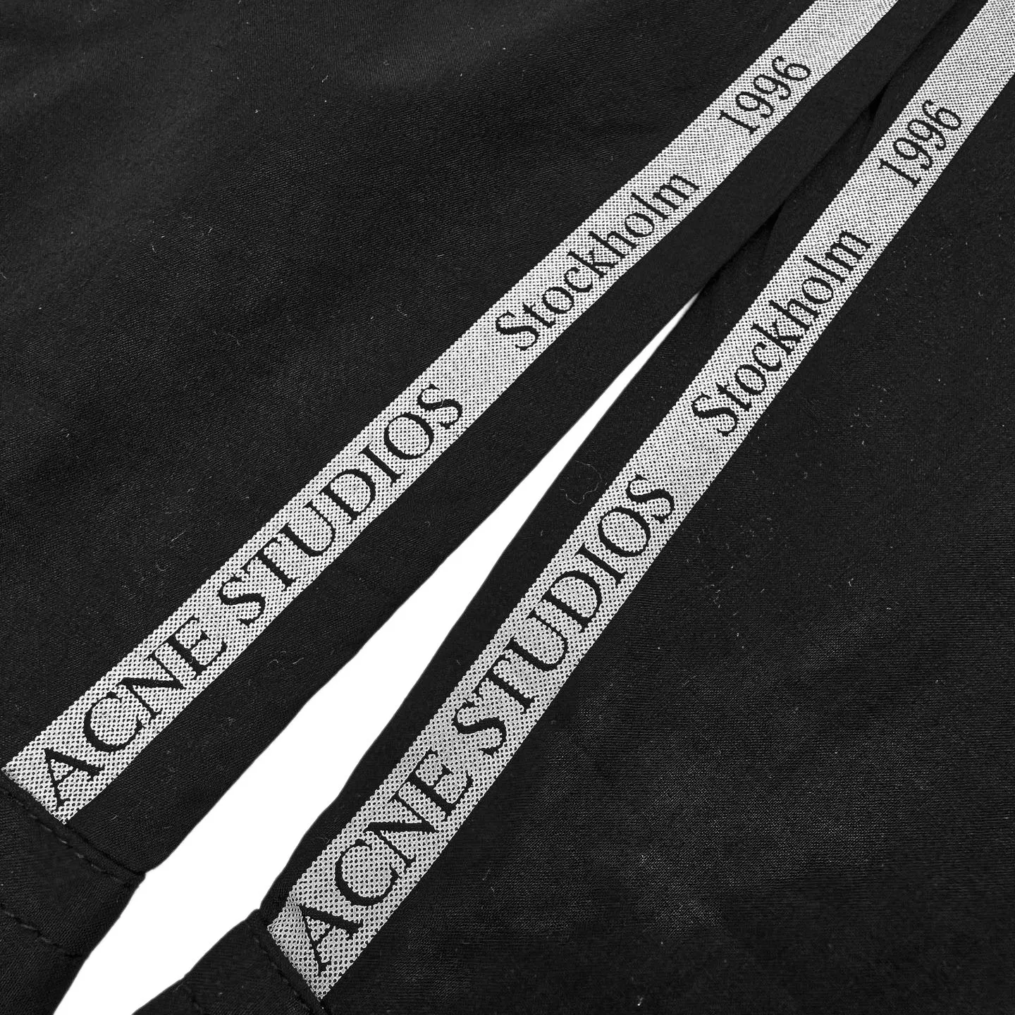 Acne Studios （Black） Black ， Acne Studios ， ， 。 Size:44-46-48-50